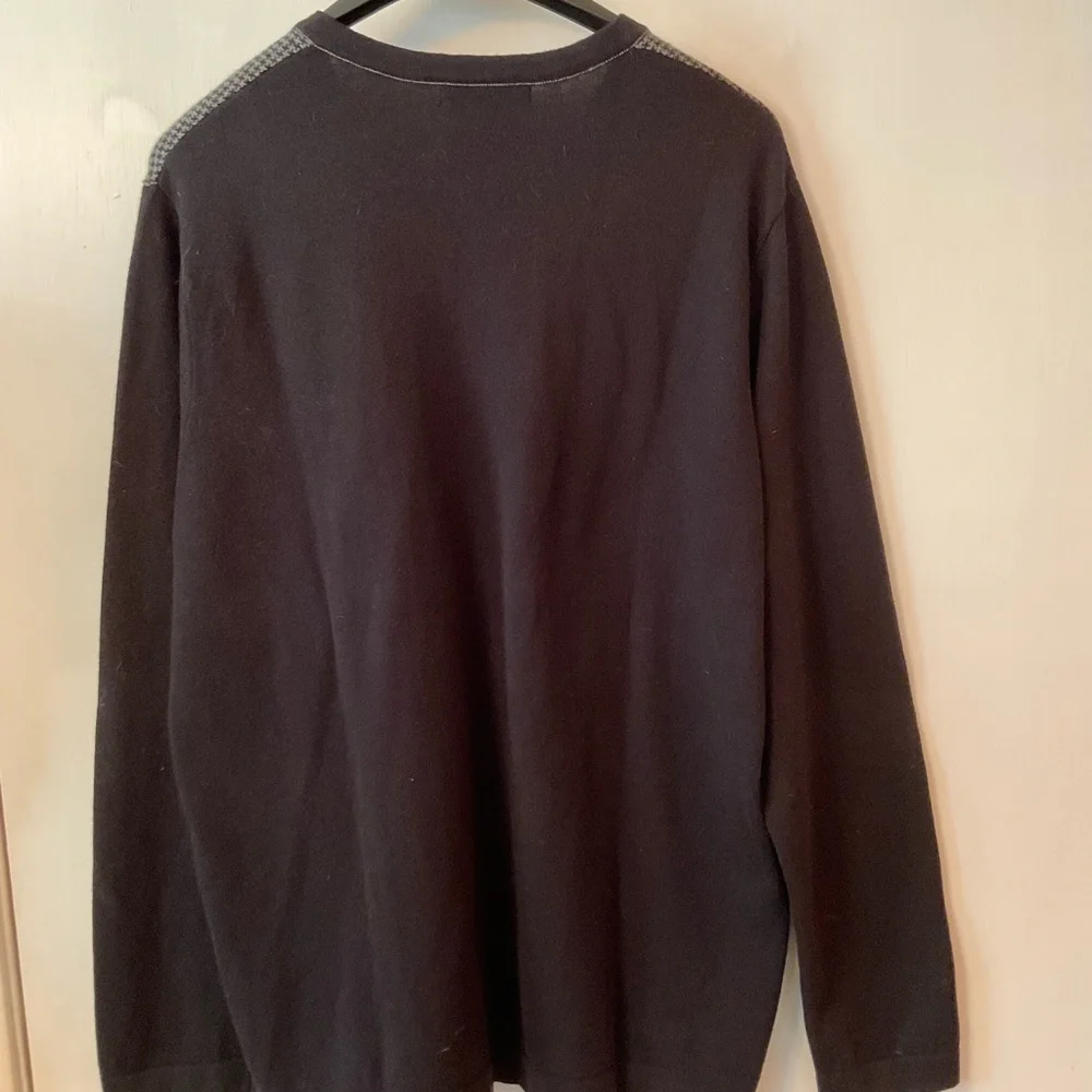Banana Republic Men’s V-Neck Sweater